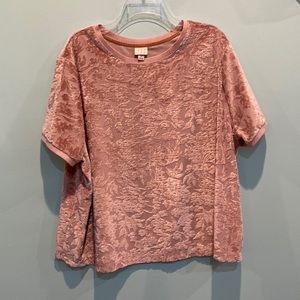 2x Pink short sleeve blouse with velvet textured pattern